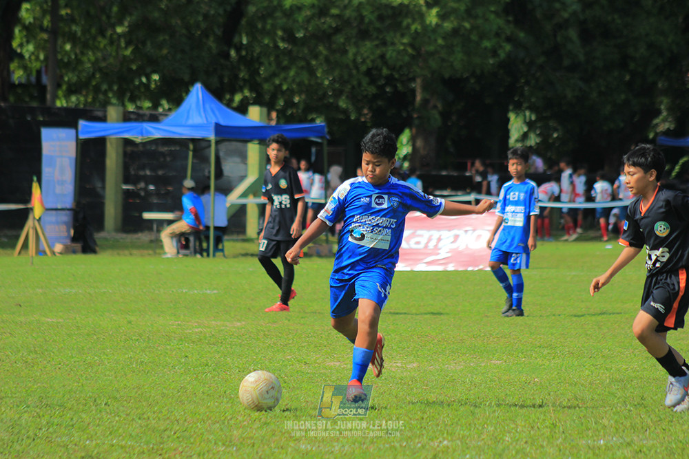 ijl big16 u12 261025 wins soccer school vs jips soccer school