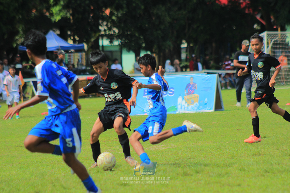 ijl big16 u12 261025 wins soccer school vs jips soccer school