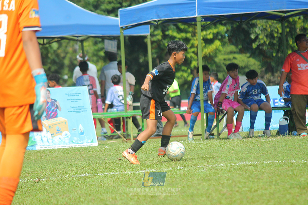 ijl big16 u12 261025 wins soccer school vs jips soccer school