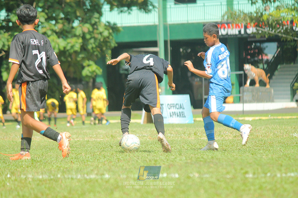 ijl big16 u12 261025 wins soccer school vs jips soccer school