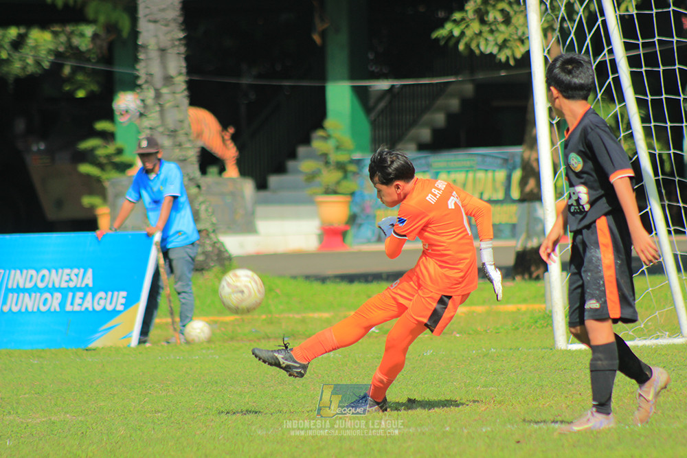 ijl big16 u12 261025 wins soccer school vs jips soccer school