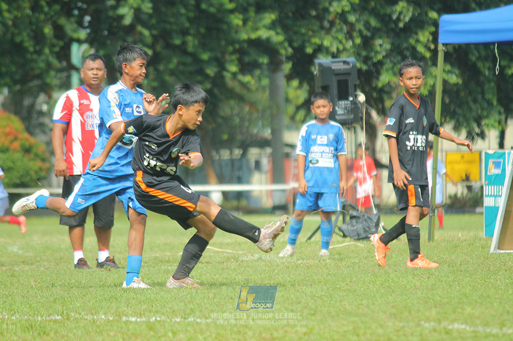 ijl big16 u12 261025 wins soccer school vs jips soccer school