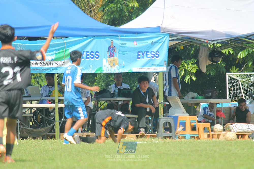 ijl big16 u12 261025 wins soccer school vs jips soccer school
