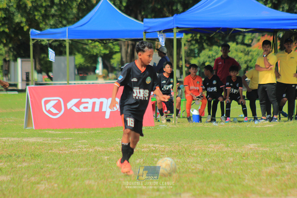 ijl big16 u12 261025 wins soccer school vs jips soccer school
