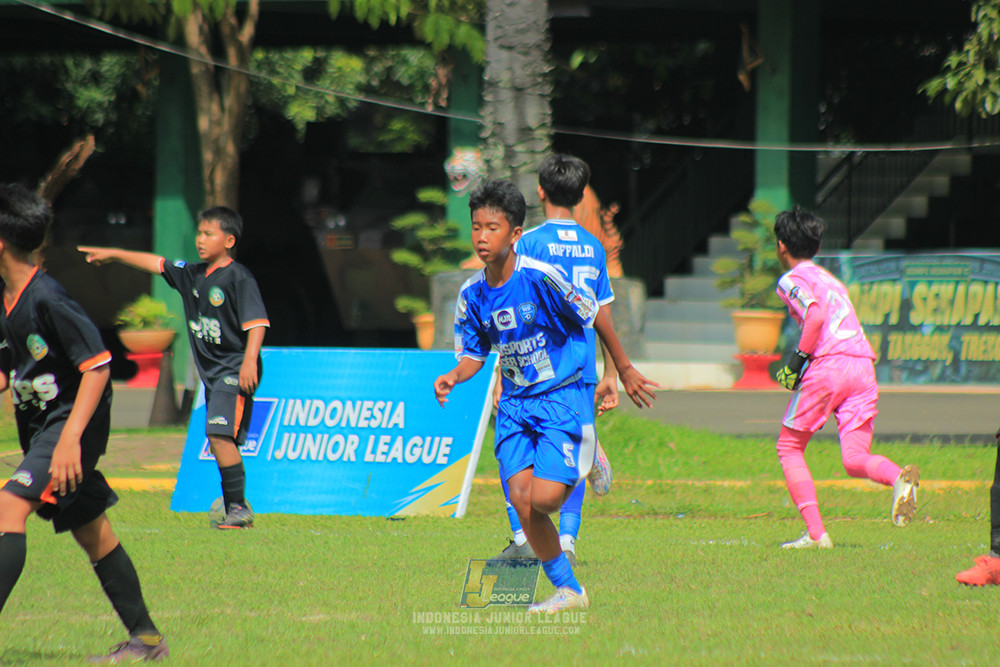 ijl big16 u12 261025 wins soccer school vs jips soccer school
