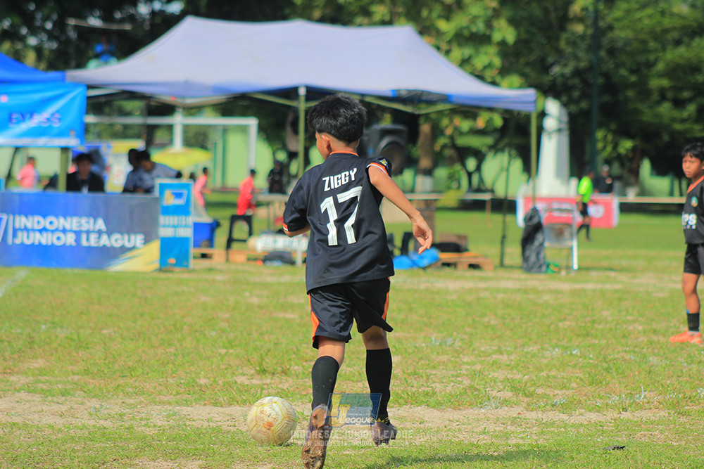 ijl big16 u12 261025 wins soccer school vs jips soccer school