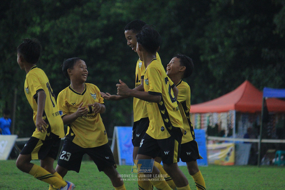 ijl big16 u12 261025 wiradhika soccer vs newland fa
