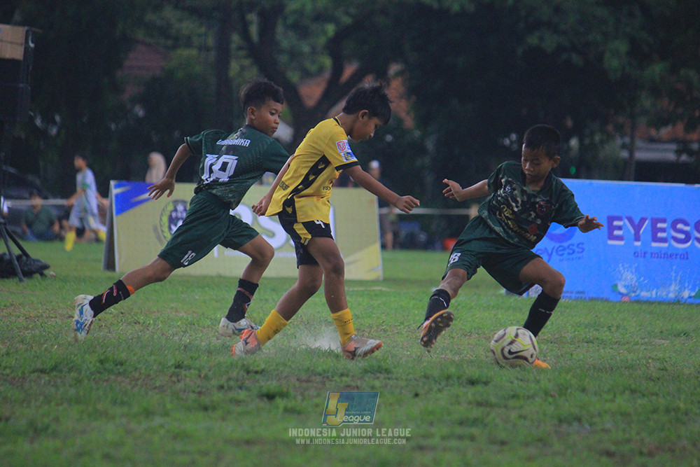 ijl big16 u12 261025 wiradhika soccer vs newland fa