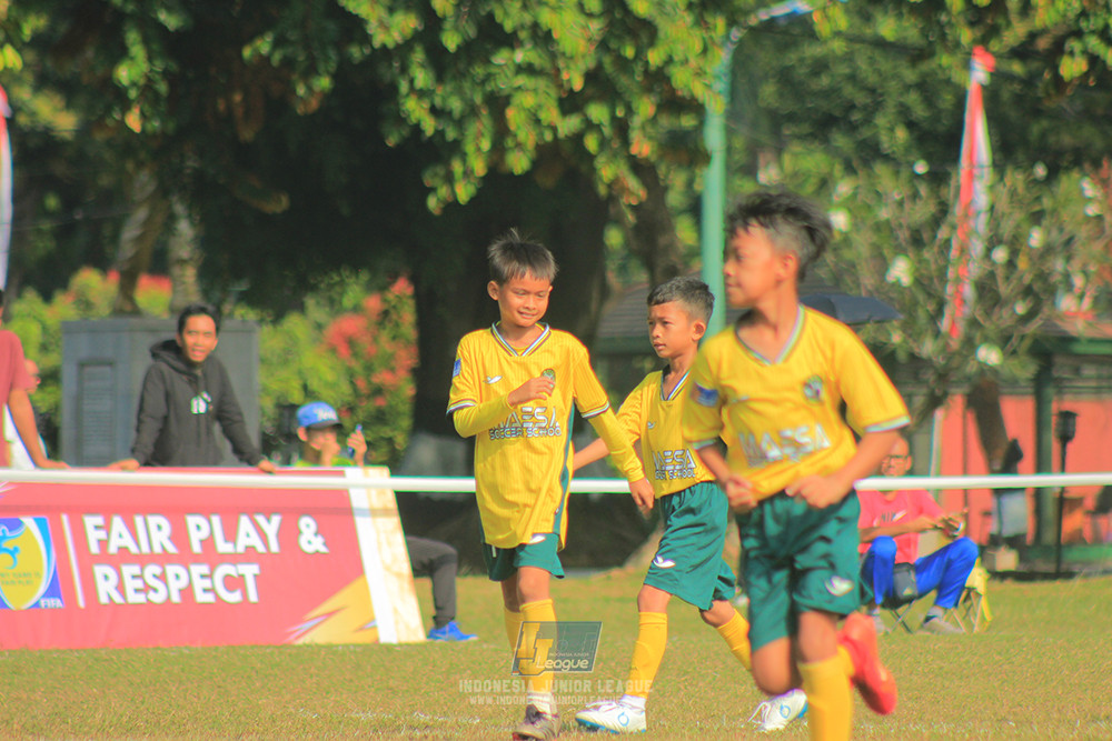 ijl u10 030825 wiradhika soccer vs maesa pararaider white