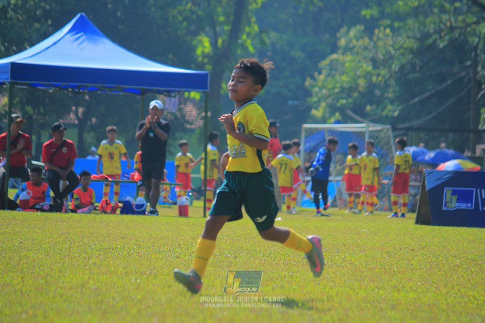 ijl u10 030825 wiradhika soccer vs maesa pararaider white