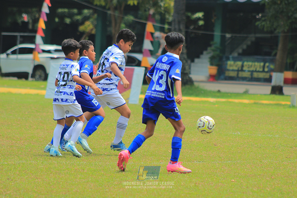 ijl u10 070925 isa marzuki bandriawan vs pelita jaya soccer school