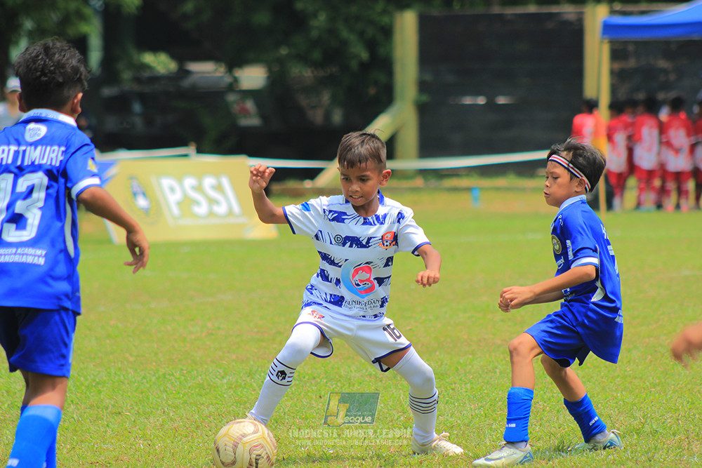 ijl u10 070925 isa marzuki bandriawan vs pelita jaya soccer school