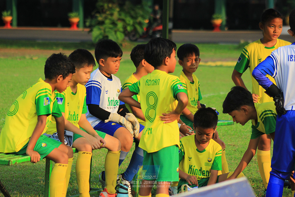 ijl u10 200925 folk football academy vs brazillian soccer lfa