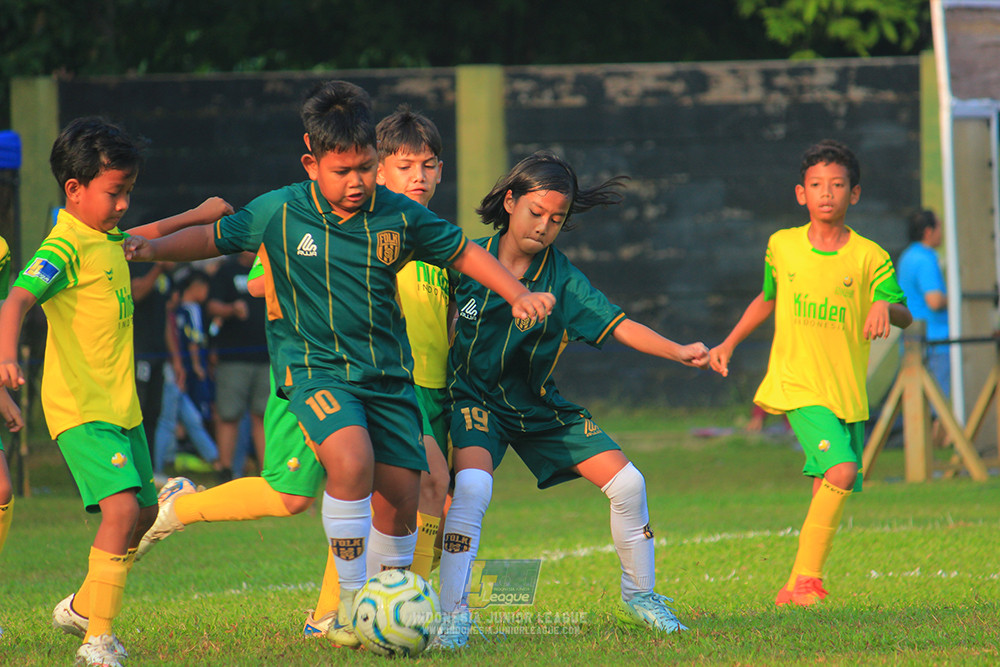 ijl u10 200925 folk football academy vs brazillian soccer lfa