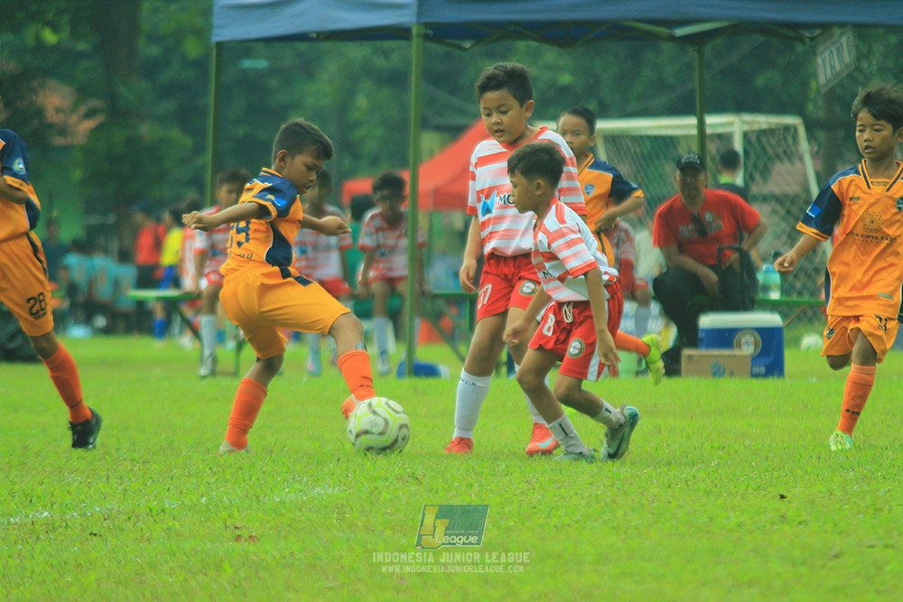 ijl u10 200925 timah united vs isa marzuki badriawan