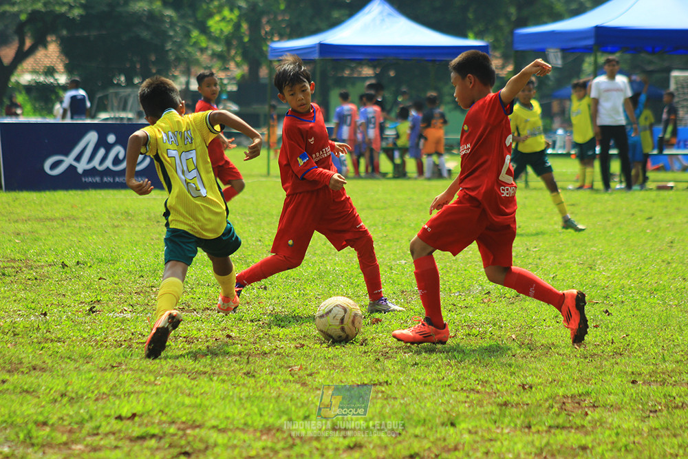 ijl u10 210925 brazillian soccer senayan vs maesa pararaider army