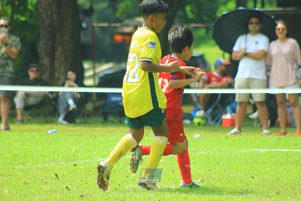 ijl u10 210925 brazillian soccer senayan vs maesa pararaider army