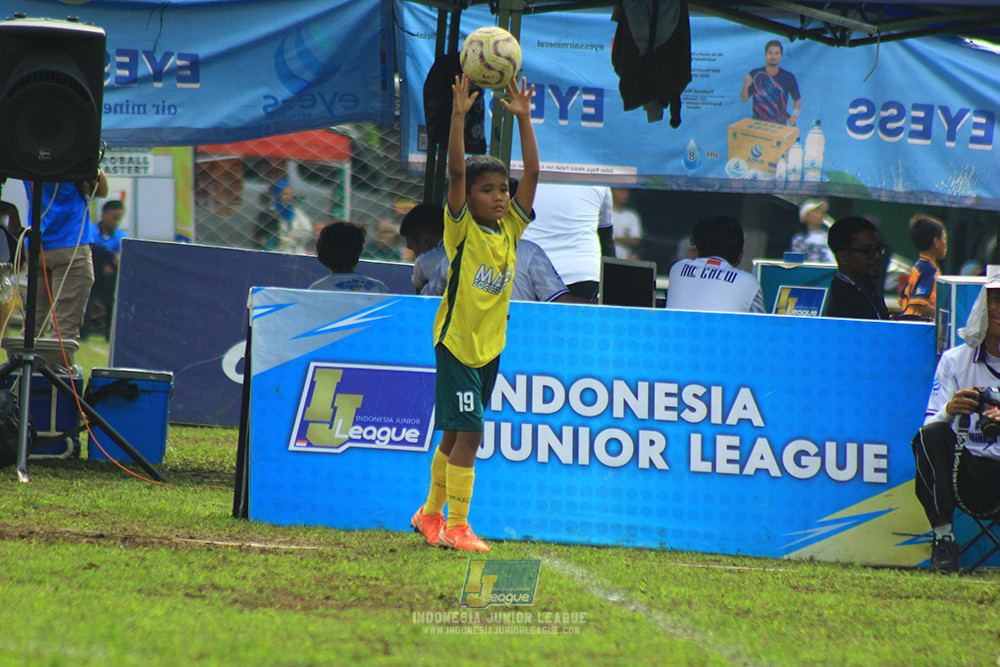 ijl u10 210925 brazillian soccer senayan vs maesa pararaider army