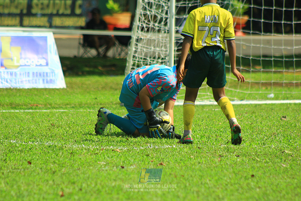 ijl u10 210925 brazillian soccer senayan vs maesa pararaider army