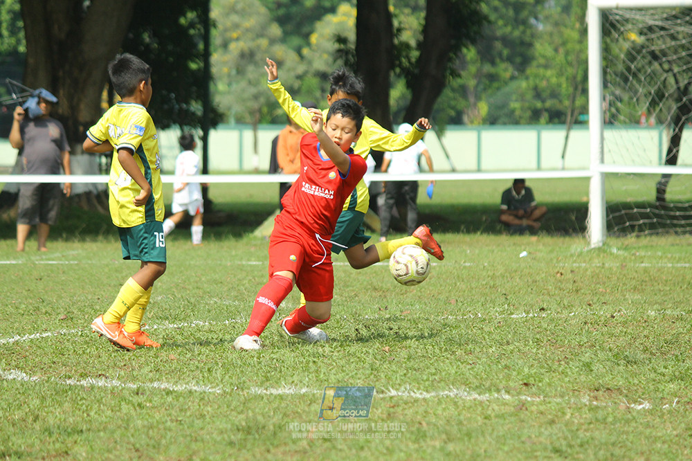 ijl u10 210925 brazillian soccer senayan vs maesa pararaider army