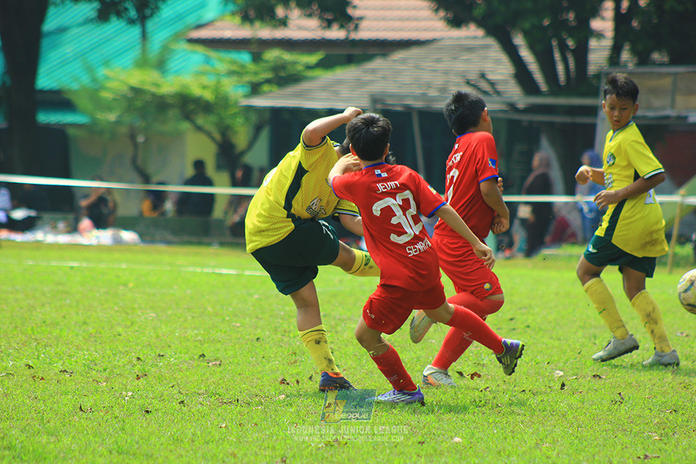 ijl u10 210925 brazillian soccer senayan vs maesa pararaider army