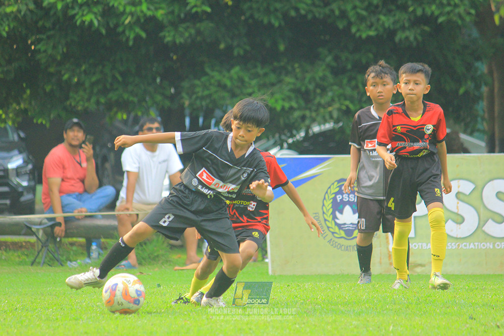 ijl u11 100526 jips soccer vs gagak muda
