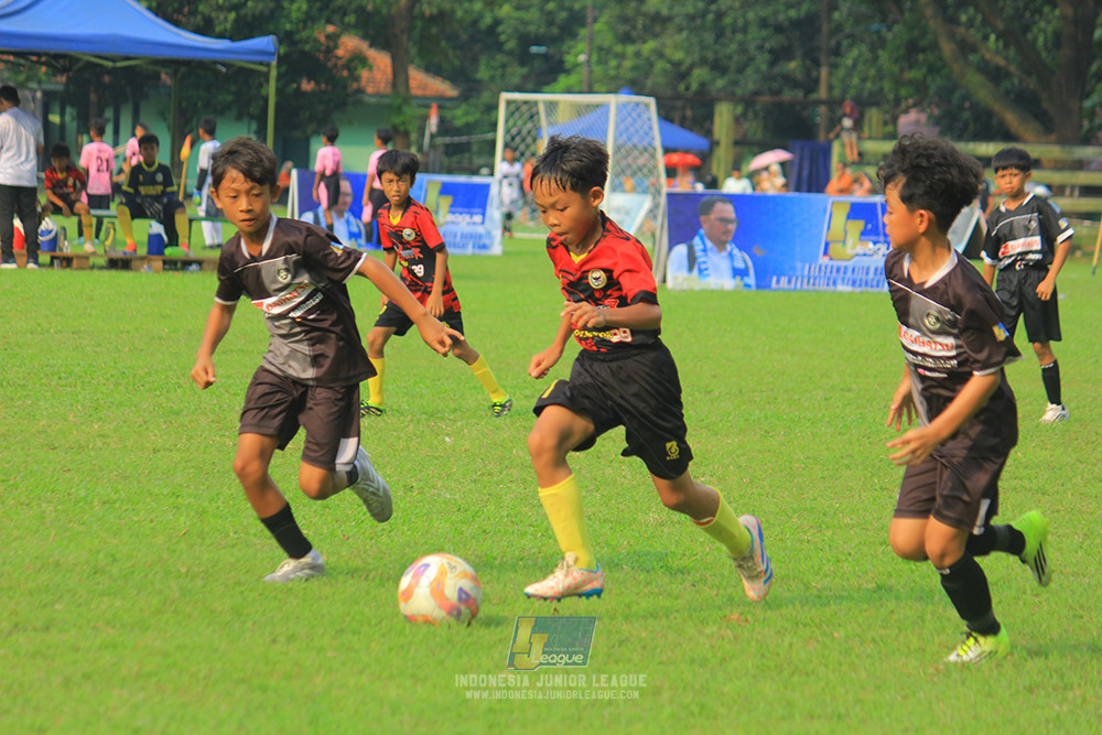 ijl u11 100526 jips soccer vs gagak muda