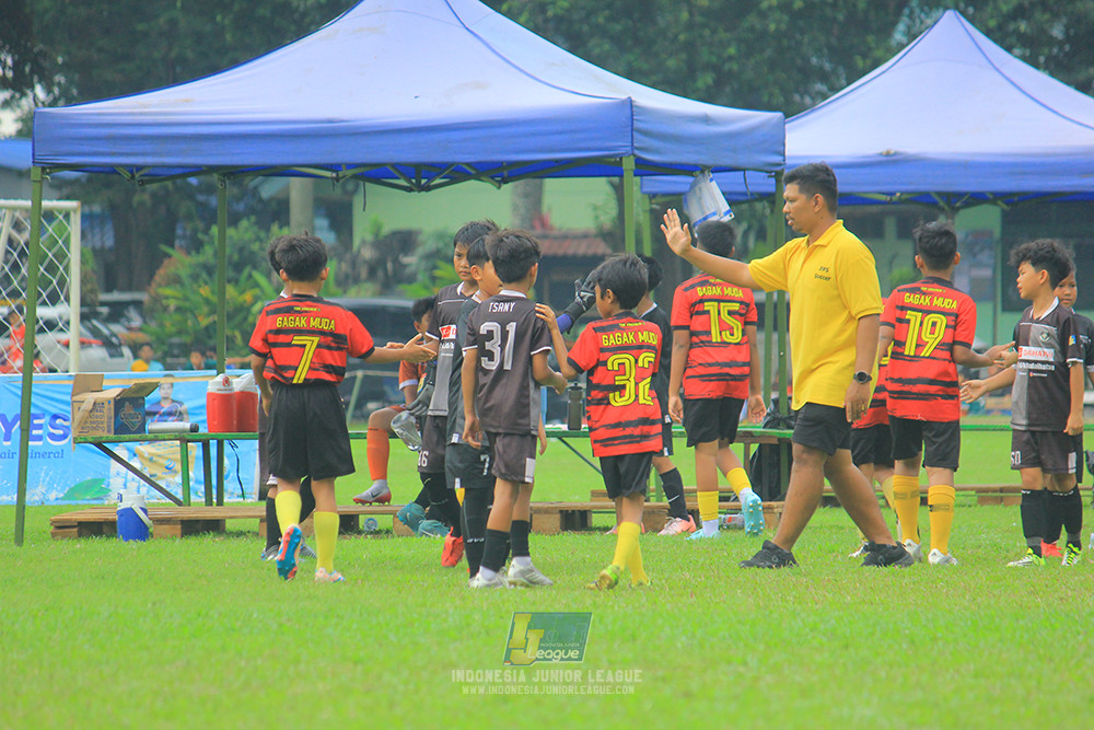 ijl u11 100526 jips soccer vs gagak muda