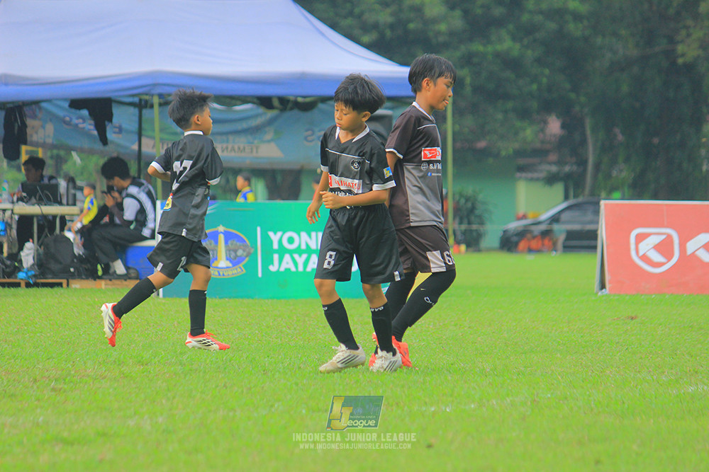 ijl u11 100526 jips soccer vs gagak muda
