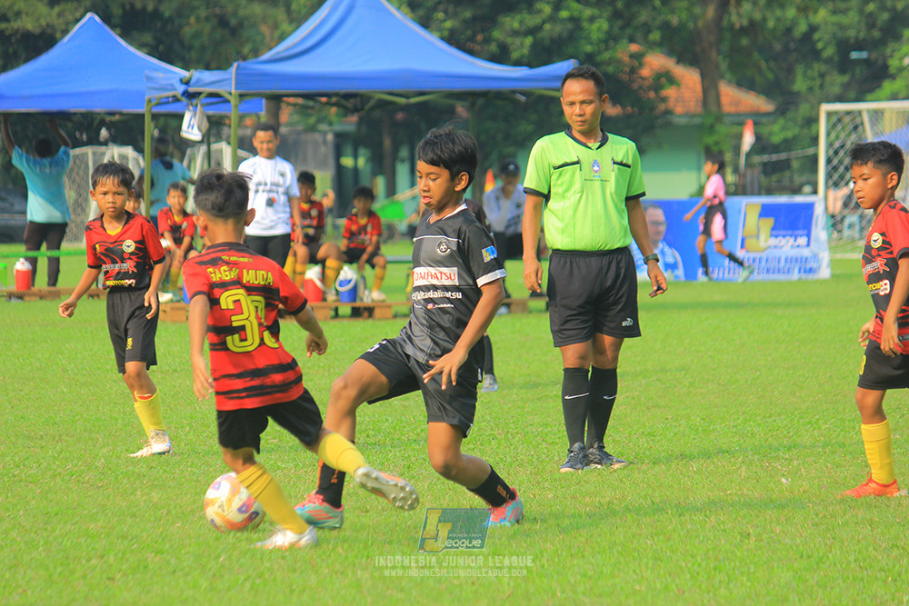 ijl u11 100526 jips soccer vs gagak muda
