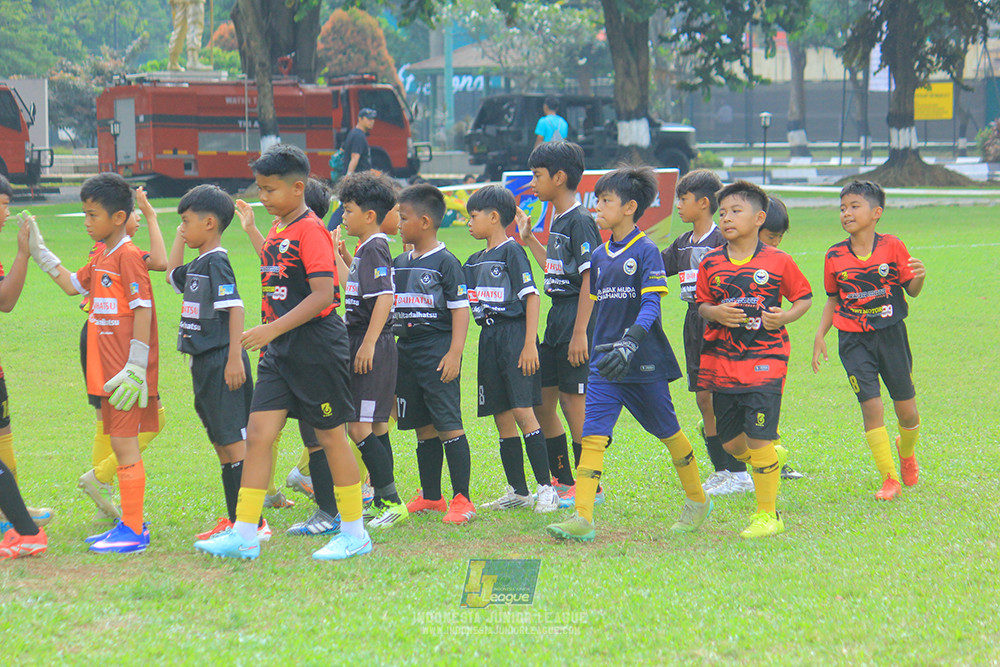 ijl u11 100526 jips soccer vs gagak muda