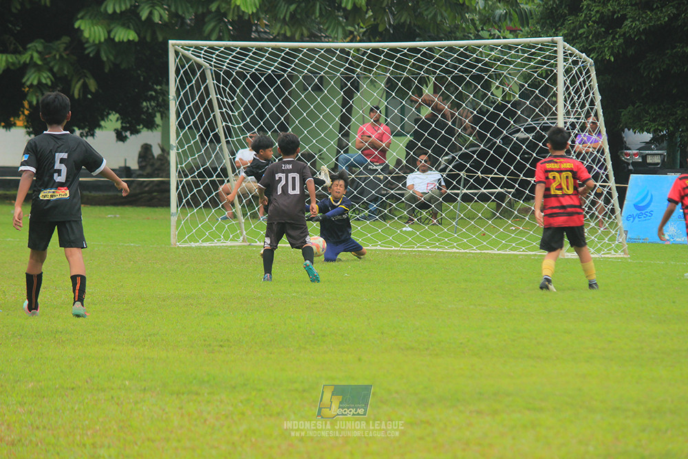ijl u11 100526 jips soccer vs gagak muda