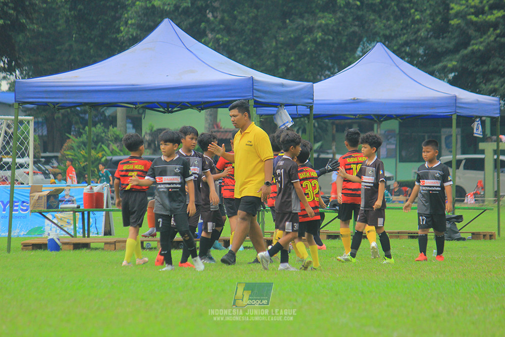 ijl u11 100526 jips soccer vs gagak muda