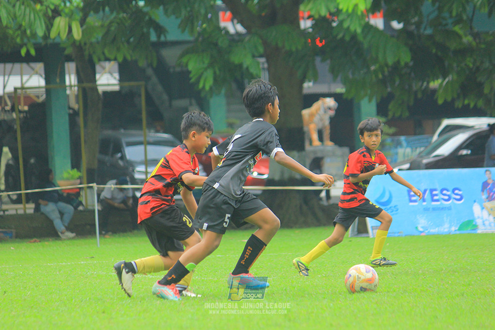 ijl u11 100526 jips soccer vs gagak muda