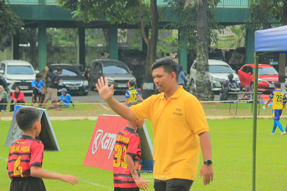 ijl u11 100526 jips soccer vs gagak muda