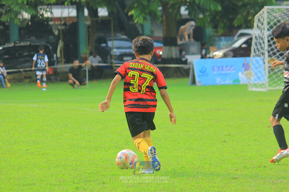 ijl u11 100526 jips soccer vs gagak muda