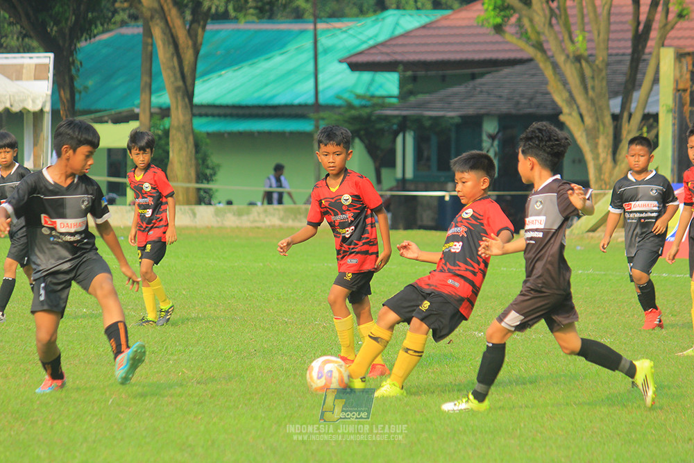 ijl u11 100526 jips soccer vs gagak muda
