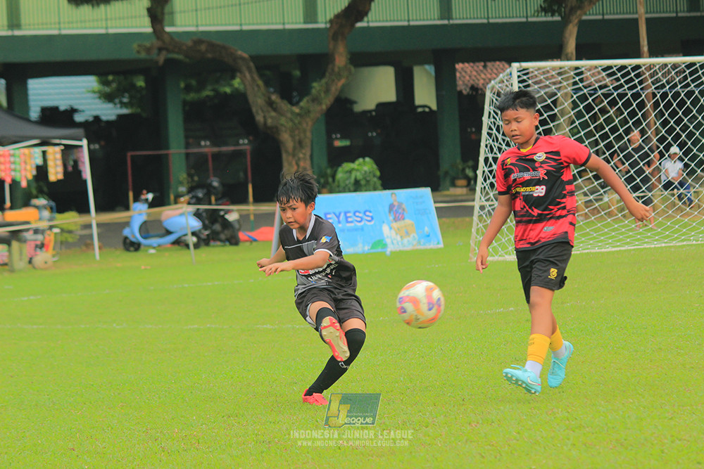 ijl u11 100526 jips soccer vs gagak muda