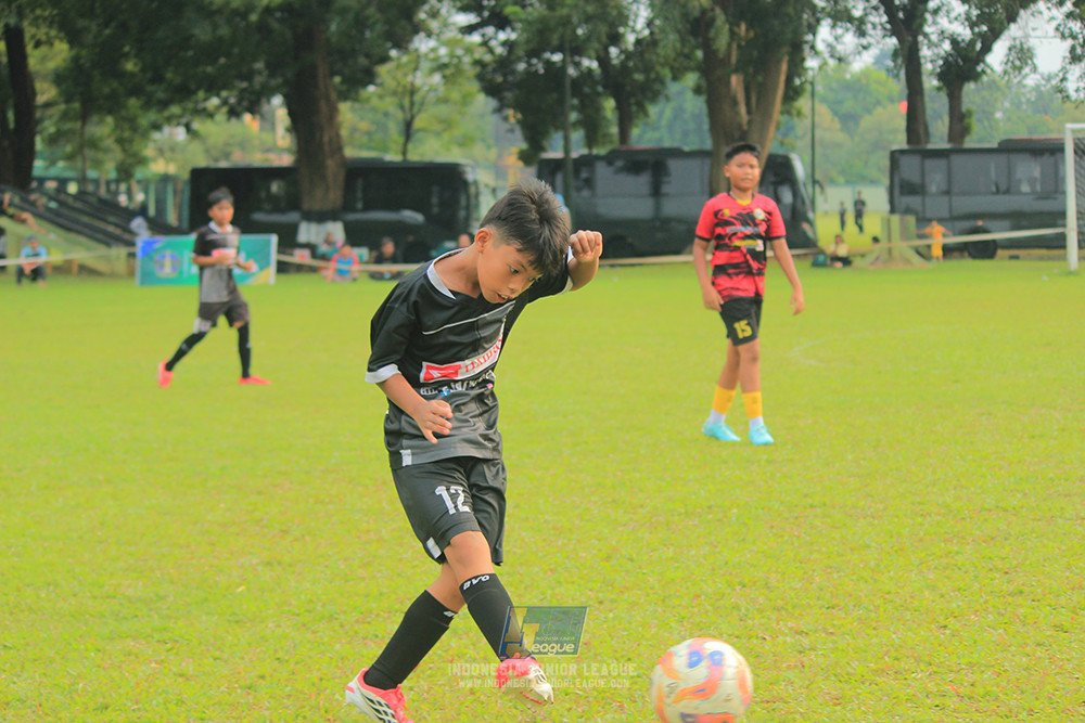 ijl u11 100526 jips soccer vs gagak muda