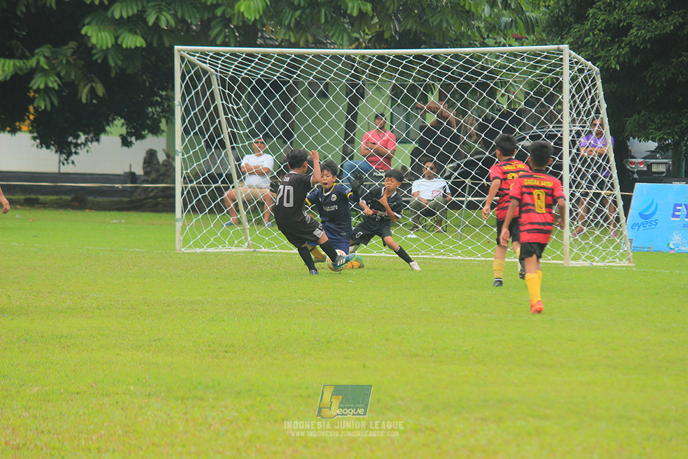 ijl u11 100526 jips soccer vs gagak muda