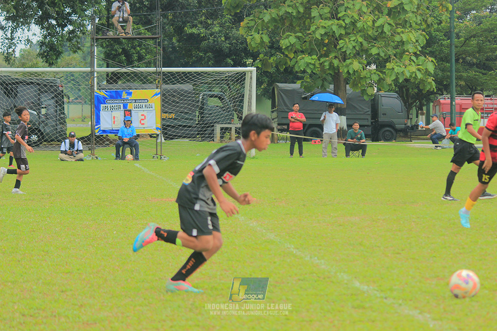 ijl u11 100526 jips soccer vs gagak muda