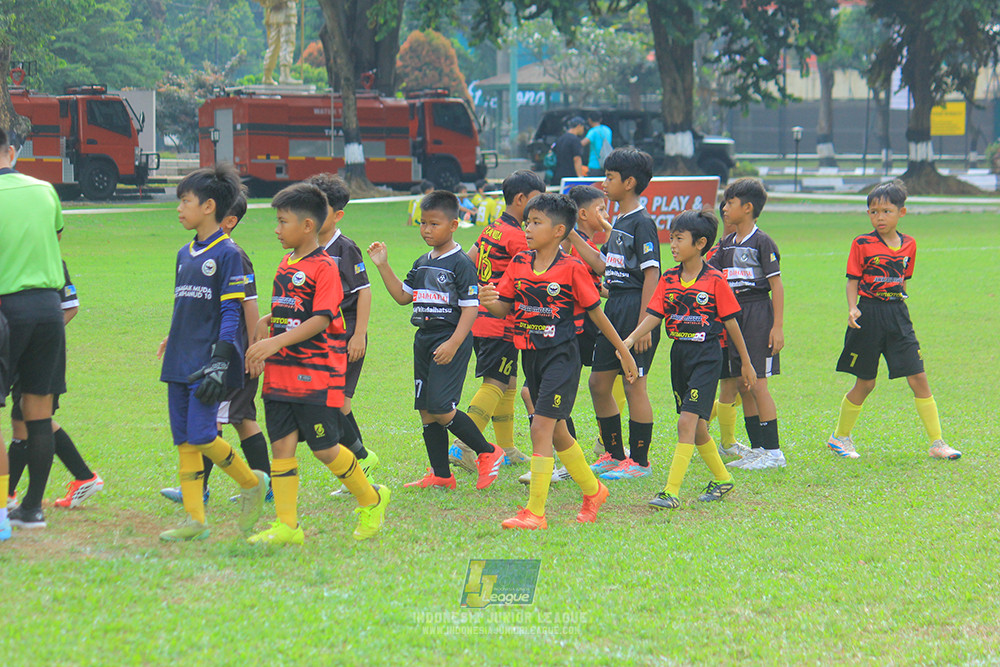 ijl u11 100526 jips soccer vs gagak muda