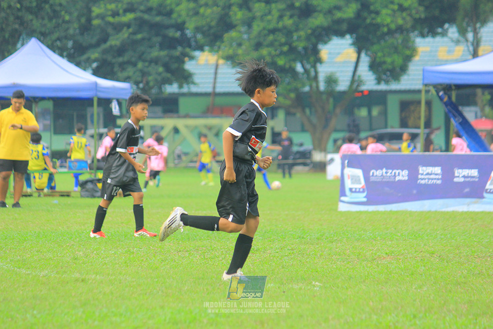 ijl u11 100526 jips soccer vs gagak muda