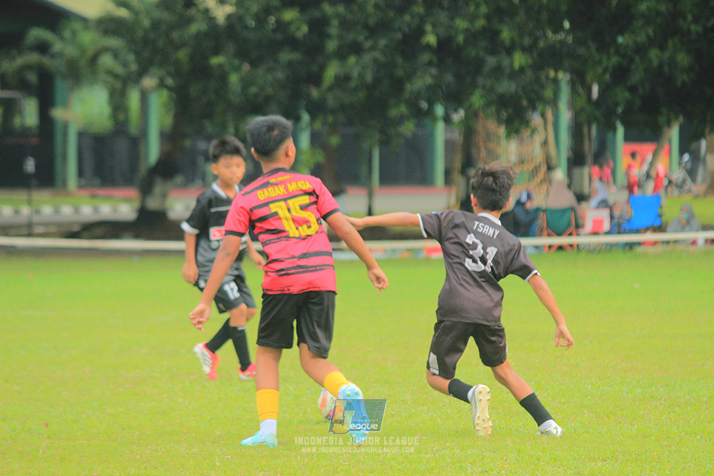 ijl u11 100526 jips soccer vs gagak muda