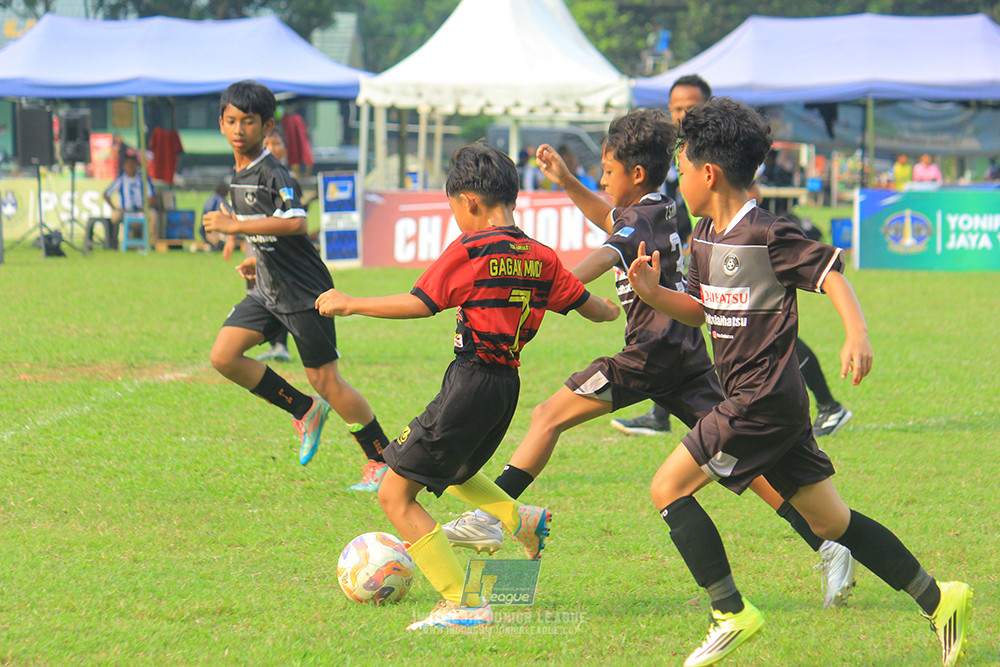 ijl u11 100526 jips soccer vs gagak muda