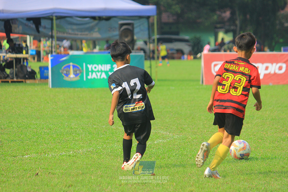 ijl u11 100526 jips soccer vs gagak muda