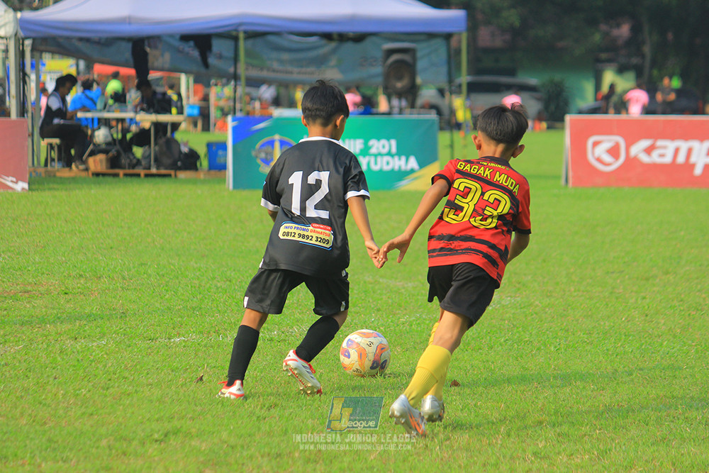 ijl u11 100526 jips soccer vs gagak muda