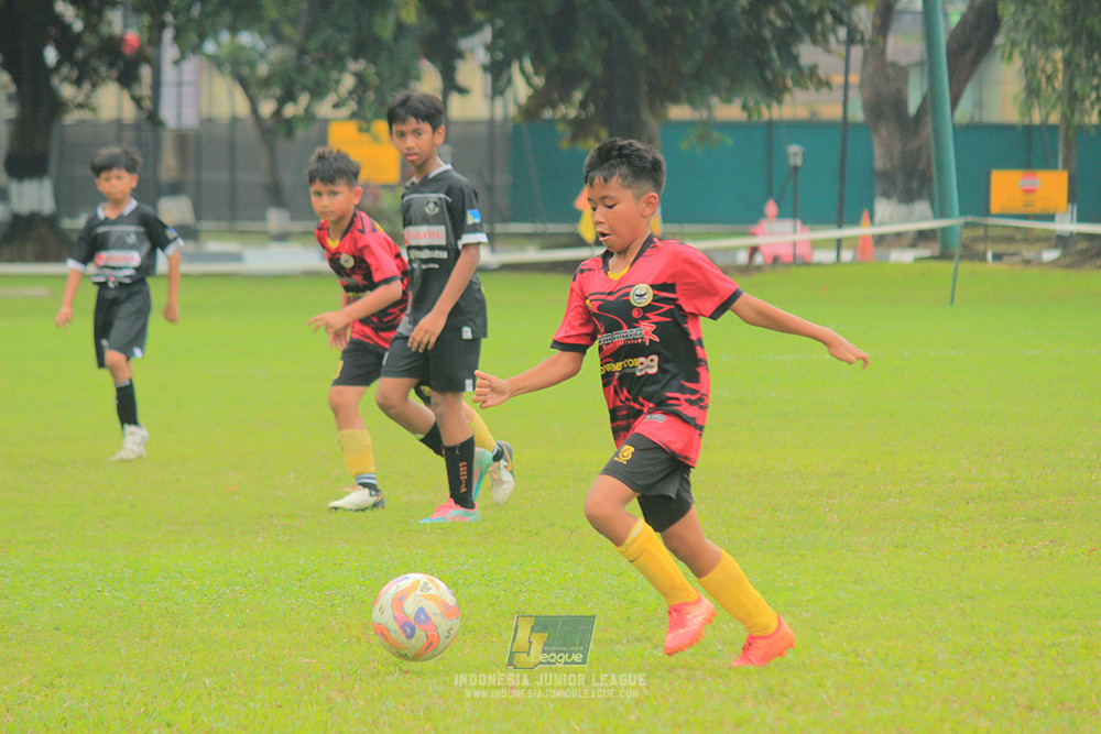 ijl u11 100526 jips soccer vs gagak muda