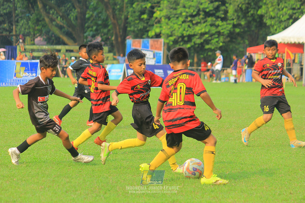 ijl u11 100526 jips soccer vs gagak muda