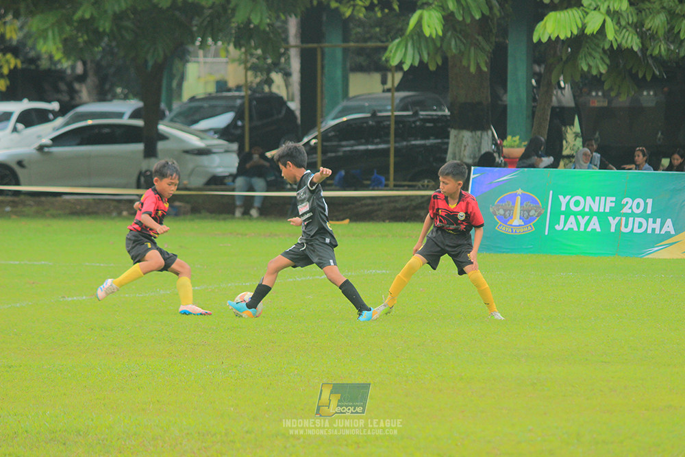 ijl u11 100526 jips soccer vs gagak muda